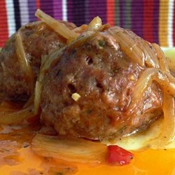 Простые мясные фрикадельки в соусе