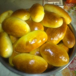 Пирожки из дрожжевого теста (в духовке) (Ольга Матвей)