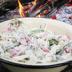 САЛАТ ИЗ КАПУСТЫ И ГОРОШКА