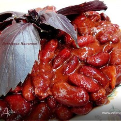 Фасоль по-итальянски с томатами и чесноком