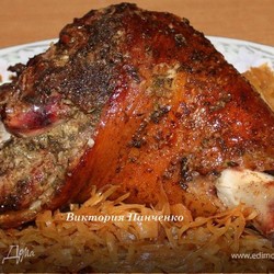 Запеченная свиная рулька