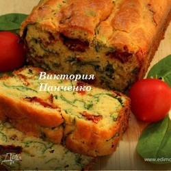 Закусочный кекс со шпинатом и вялеными томатами
