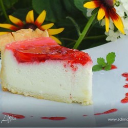 Клубничный торт со сметанным суфле