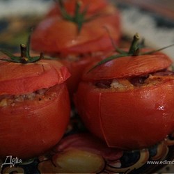 Помидоры, фаршированные мясом и овощами