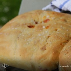 Фокачча с вялеными помидорами