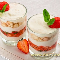 Десерт с рикоттой и клубникой