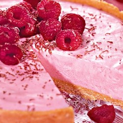 Малиновый торт-мороженое