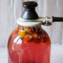 Компот из сливы с косточками на зиму 