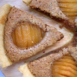 Тарт с грушами в вине и франжипаном 