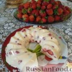 Творожный десерт с клубникой