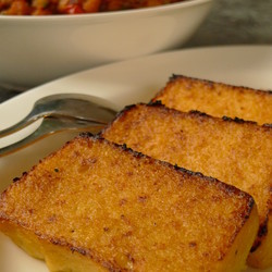 Überbackene Polentaschnitten