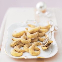 Klassische Vanillekipferl