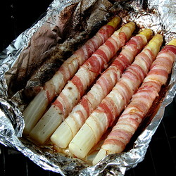 Spargel mit Bacon vom Grill