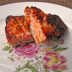 Gegrillter Lachs a la mediterrana