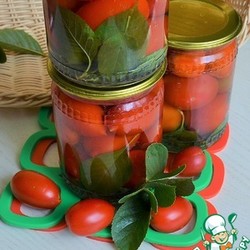 Помидоры черри сладкие в листьях вишни 