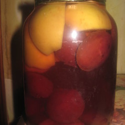 Компот из слив и яблок на зиму