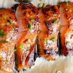 Красная рыба с помидорами в фольге