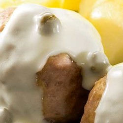 KÖNIGSBERGER KLOPSE MIT KARTOFFELN