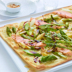 Spargel-Flammkuchen