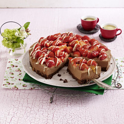 Schoko-Käsekuchen mit Erdbeeren