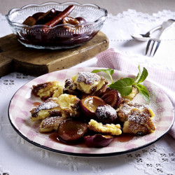Kaiserschmarrn mit Karamell-Pflaumen