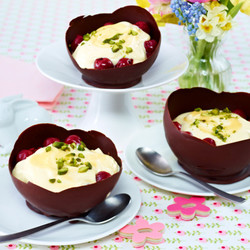 Eierlikör-Mascarpone-Creme mit Kirschen