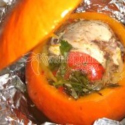 Тыква, фаршированная курицей и овощами