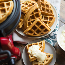 Мягкие вафли с ореховым кремом