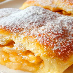 Рулет с яблоками