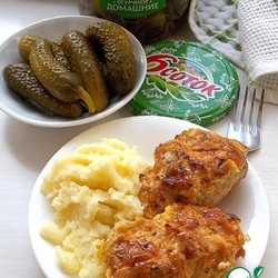 мясные рулетики с огурцом