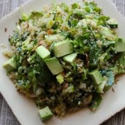 Grüner Quinoa-Salat