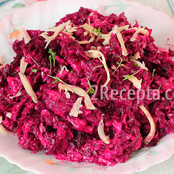 Салат из свеклы с сыром и чесноком