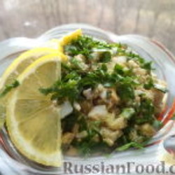 Салат из печени трески с зеленым горошком