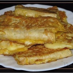 Лаваш с сыром в яйце. Завтрак за 5 минут.