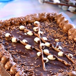 Mazurek mit Schokoladenglasur (Osterkuchen aus Polen)