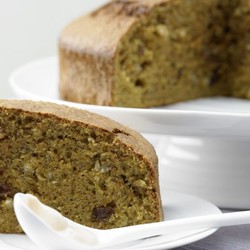 Saftiger Möhren-Nuss-Kuchen