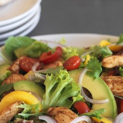 Hähnchensalat mit Avocado