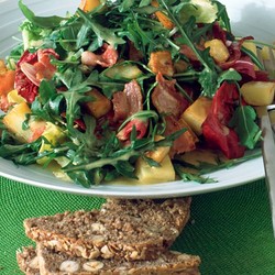 Rucola-Salat mit gerösteten Kartoffeln und Bacon