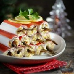 Шпроты в крабовых палочках