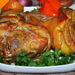 Запеченная свиная рулька