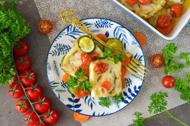 Филе минтая с овощами в духовке