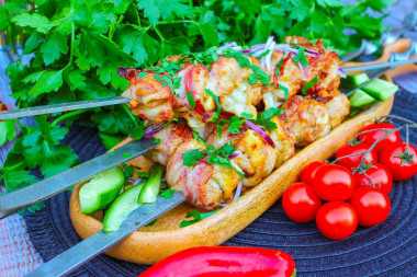 Курица в беконе на мангале