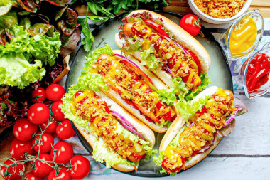 Хот дог в домашних условиях в булочке с сосиской