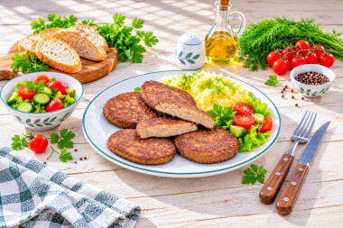 Печеночные котлеты с рисом