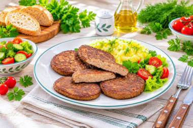 Печеночные котлеты с рисом