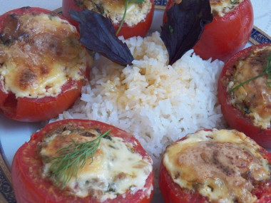 Запеченные помидоры с мясом в фольге