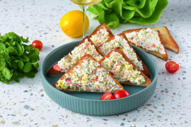 Бутерброды с крабовыми палочками и сыром