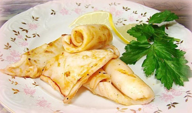 Пикантные кальмары в чесночно томатном маринаде