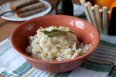Рис с квашеной капустой без моркови со свининой