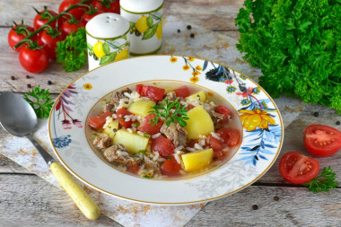 Харчо из говядины с картошкой и помидорами